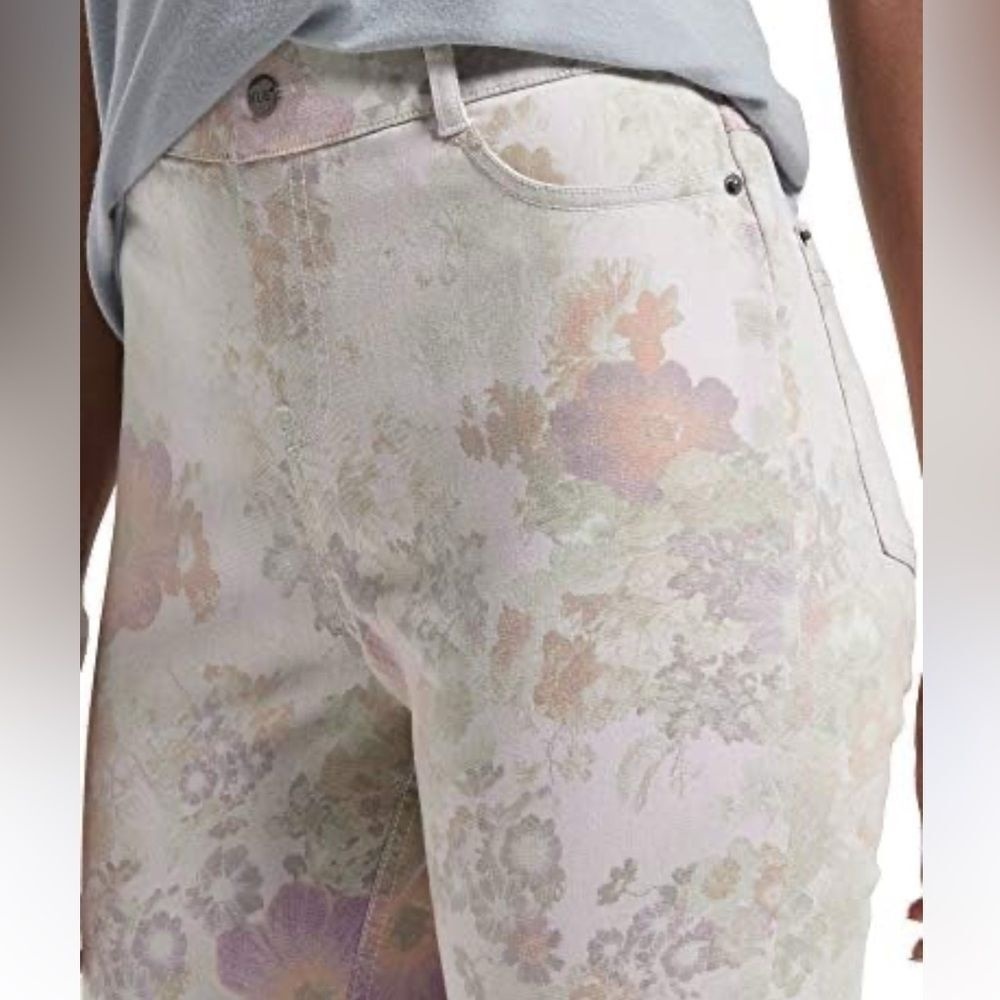 Women's Floral-Print Ultra Soft Denim High-Waist Capri Leggings Size Small - Picture 3 of 8